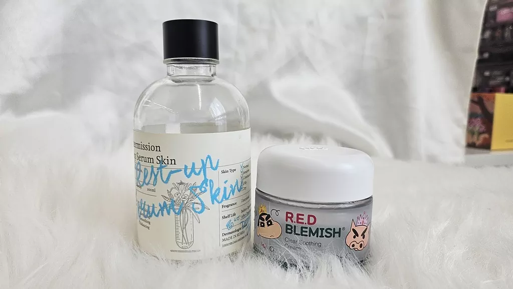 Gentle Meaning Korean Skincare: Is Your "Mild" Routine Actually Irritating Your Face? 4 A complete set of gentle meaning korean skincare products including toner and cream, ideal for a non-irritating barrier routine.