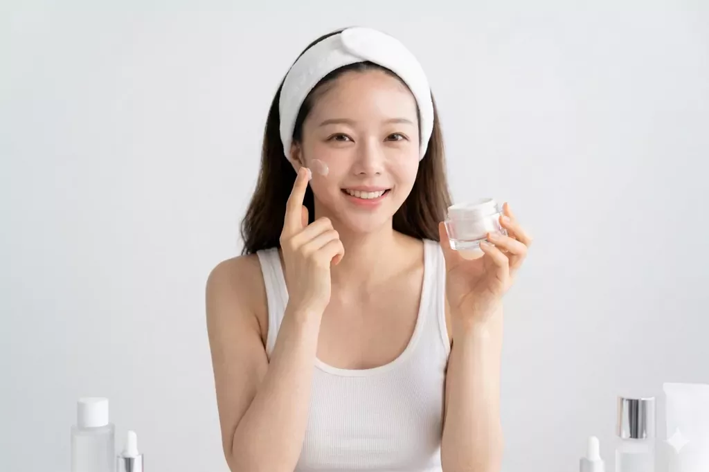 Post-Cleansing Habits That Are Sabotaging Your K-Beauty Glow (Bestie, Don’t Miss the 3-Second Window!) 2 post-cleansing habits