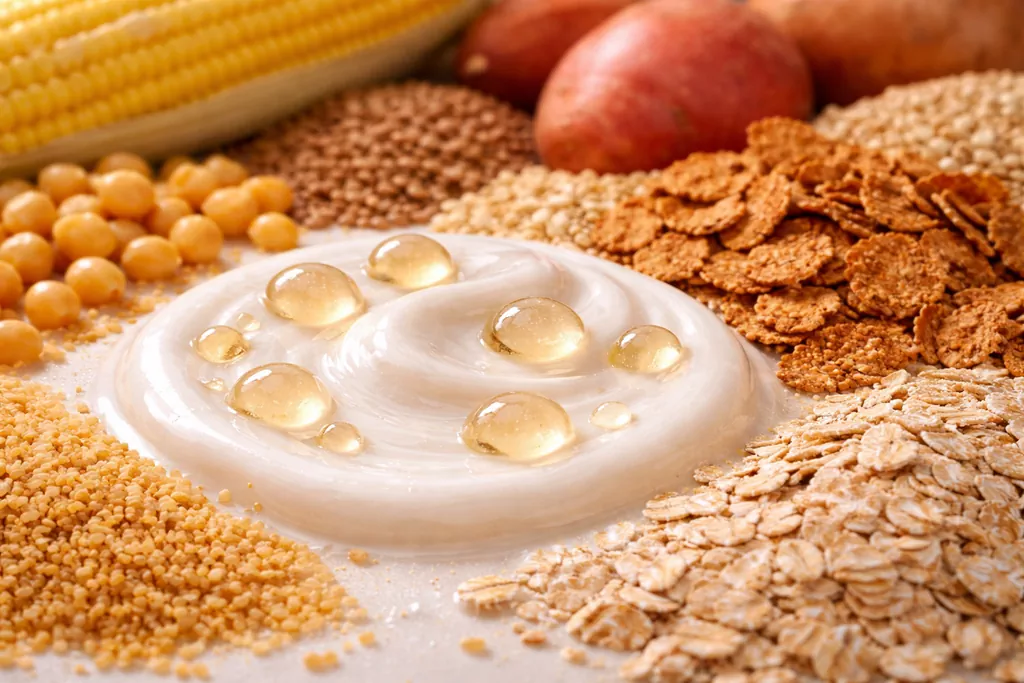 Ceramide vs Phytoceramide K Beauty Guide: Which is the Real Skin Savior? 2 Macro shot of pure, bio-identical oil droplets, key to the ceramide vs phytoceramide k beauty guide, showcasing deep absorption into a creamy moisturizer base.