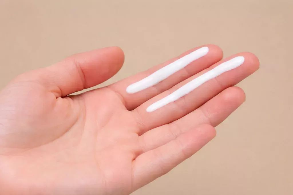 Why Your Sunscreen is Pilling Under Makeup: The K-Beauty Secret to a Flawless Base 3 A lightweight, watery sun essence texture that absorbs quickly to prevent the frustrating issue of why your sunscreen is pilling under makeup, ensuring a smooth base for foundation.